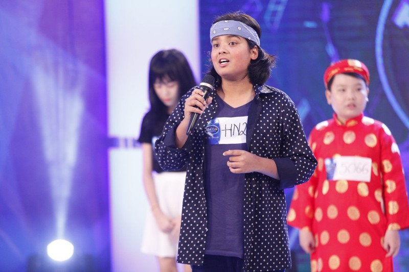 Toc Tien Isaac bat dong tren ghe nong Vietnam Idol Kids-Hinh-5